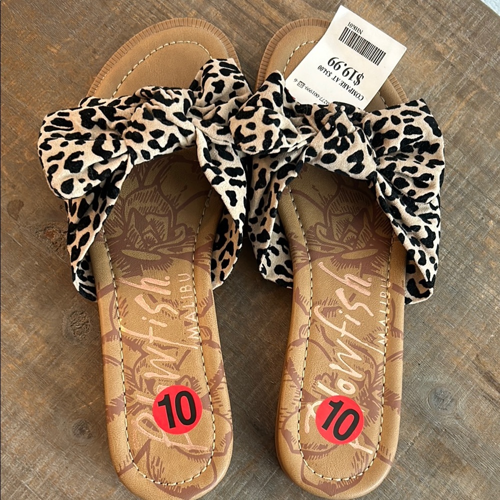 Blowfish Black and Cream Sandals with Bow Design